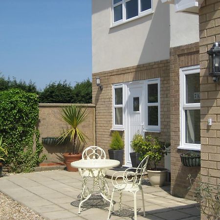 Barn Lodge Peterborough Exterior foto