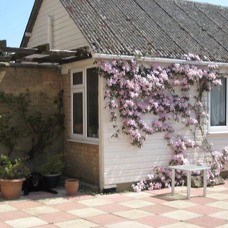 Barn Lodge Peterborough Exterior foto
