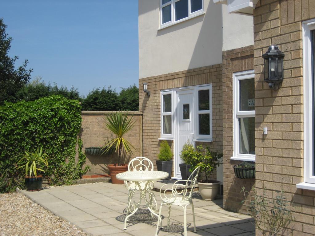 Barn Lodge Peterborough Exterior foto