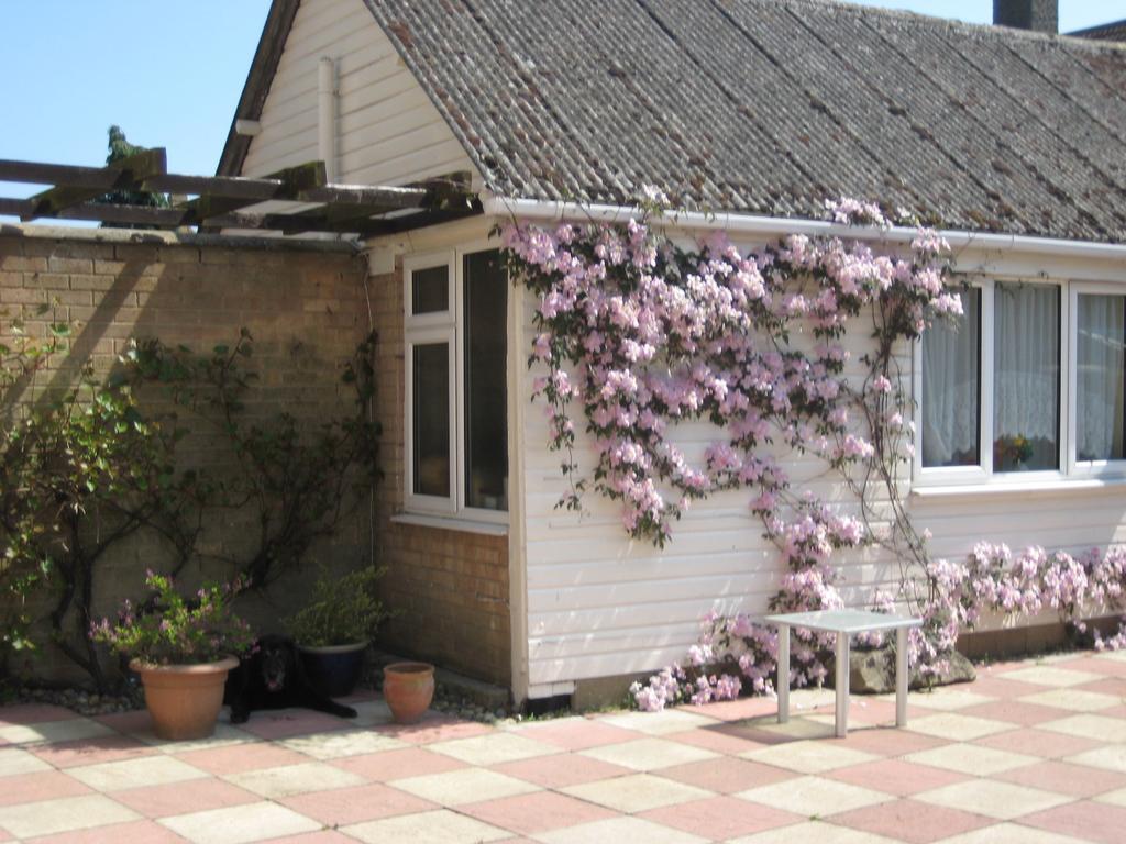 Barn Lodge Peterborough Exterior foto